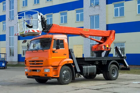 Взлетай к Успеху: Как Аренда Автовышки Станет Твоим Ключом к Высотам!